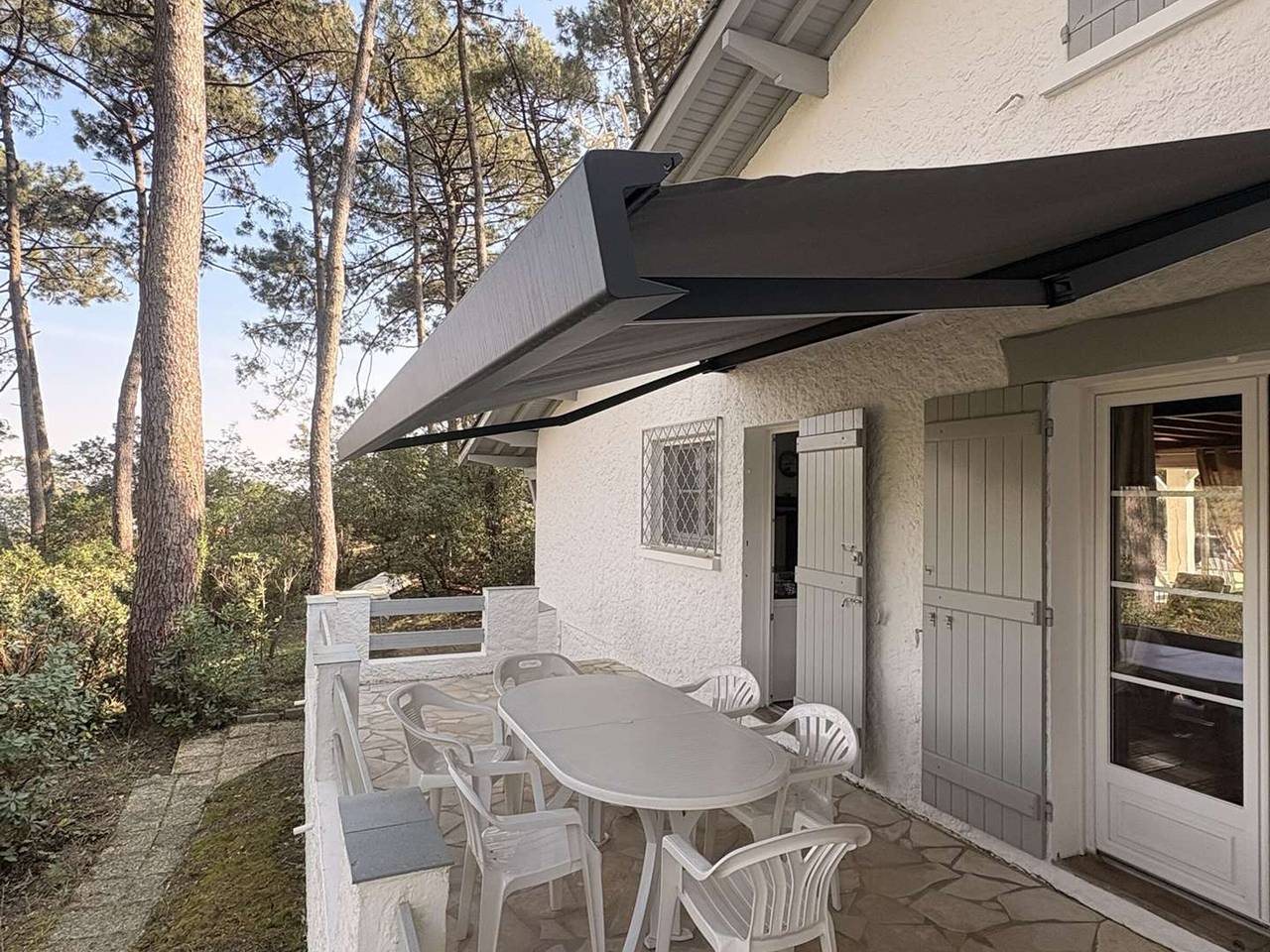 Villa in Lège-Cap-Ferret, 4 Zi., 8 Pers., eingezäunter Garten, Haustiere erlaubt in Le Canon, Lège-Cap-Ferret