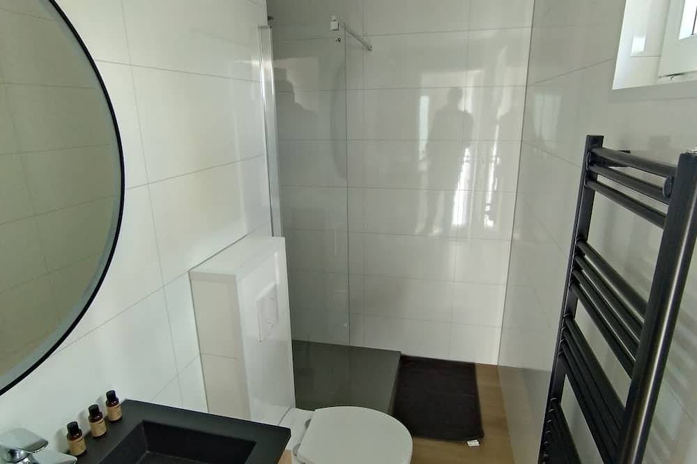 Luxe Chalet Eveline midden in Natura2000, dichtbij Blokzijl, Giethoorn en meer! in Blokzijl, Nationaal Park Weerribben-Wieden