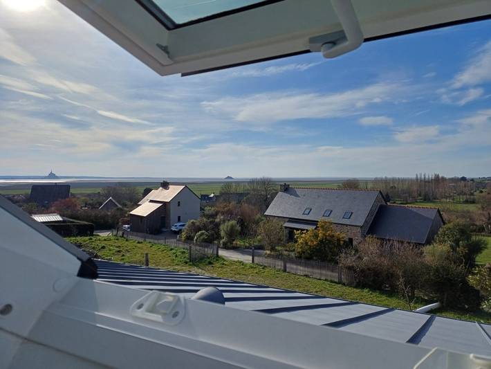 Gîte pour 6 personnes, avec jacuzzi ainsi que terrasse et jardin à Vains - 2