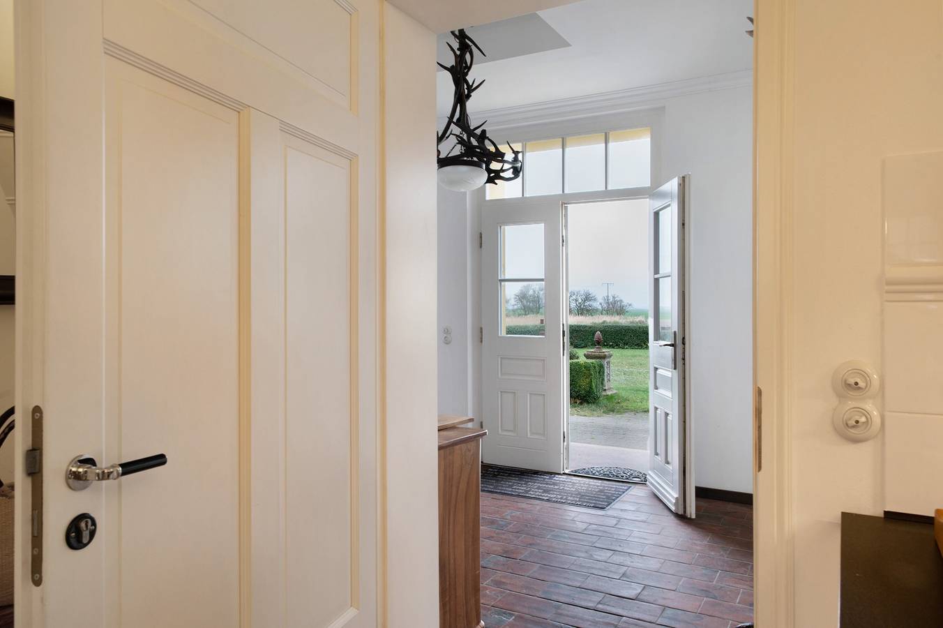 Ganze Wohnung, Ferienwohnung 'Gut Rattelvitz - Parterre Mitte' mit Meerblick, privater Terrasse und Wlan in Gingst, Rügen