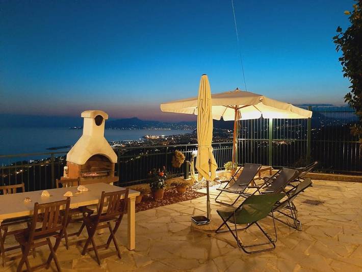 Casa vacanza per 4 persone, con Terrazza e Giardino nonché Panorama a Comune di Lavagna