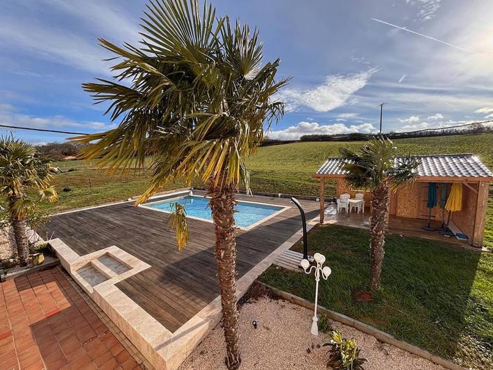 Location de vacances pour 12 personnes, avec piscine et balcon ainsi que vue et jardin dans Lias - 2