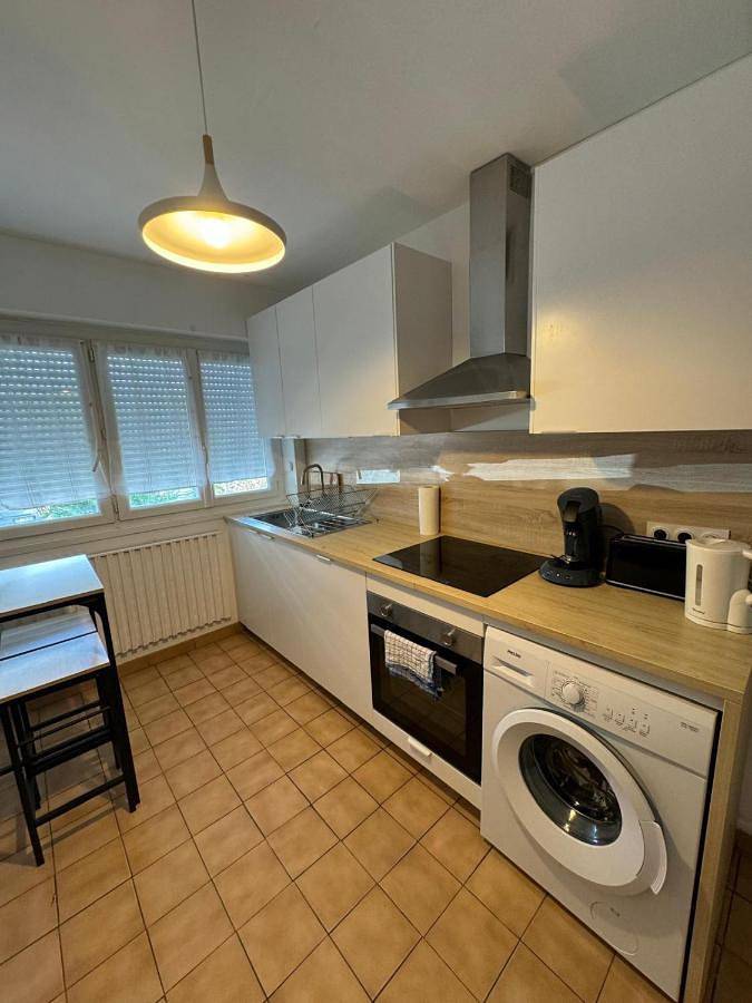 Gîte pour 6 personnes, avec jardin à Décines-Charpieu - 2