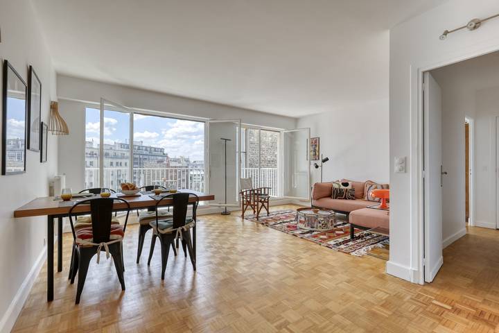 Vacation rental for 4 people, with Yard around the Eiffel Tower