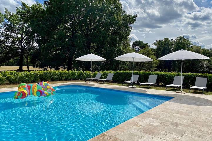 Location de vacances pour 12 personnes, avec Jardin à Le Pizou
