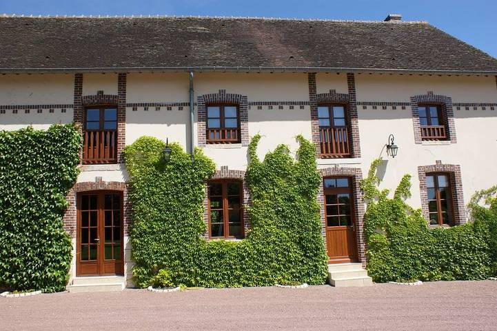Maison de caractère avec piscine privée – Route des châteaux de la Loire in Région de Montargis
