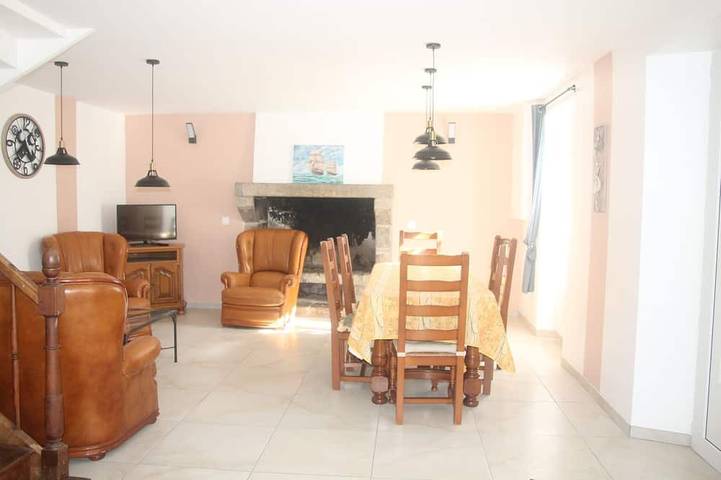 Location de vacances pour 6 personnes, avec piscine et jardin à Plounévez-Moëdec - 2