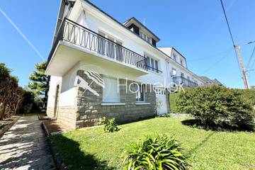 Location de vacances pour 8 personnes, avec balcon et jardin, adapté aux familles à Larmor-Plage