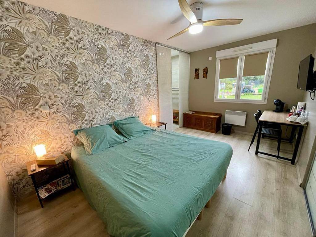 Appartement de vacances entier, Double Room with Private Bathroom in Venarey-les-Laumes, Région de Montbard