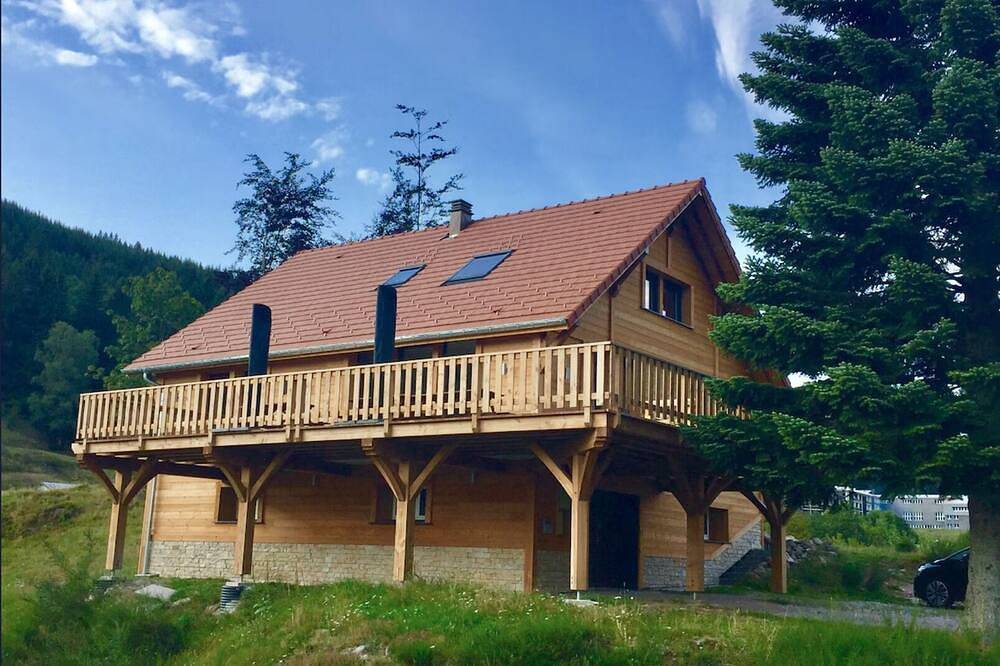 Large chalet with 20 beds in La Bresse – Ideal for families, groups, or ski. in La Bresse, Parc naturel régional des Ballons des Vosges