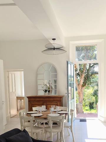 Gîte pour 5 personnes, avec jardin et vue à Besson