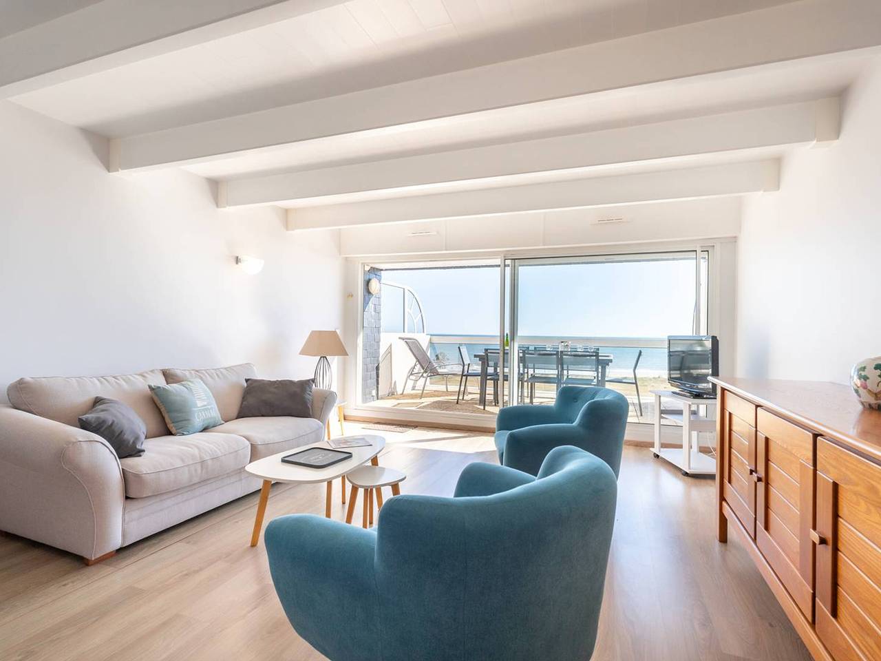 Entire apartment, Carnac - Triplex 2 rooms + mezzanine, 85m², 1 bedroom, Parking, Near beach in Carnac Plage, Carnac