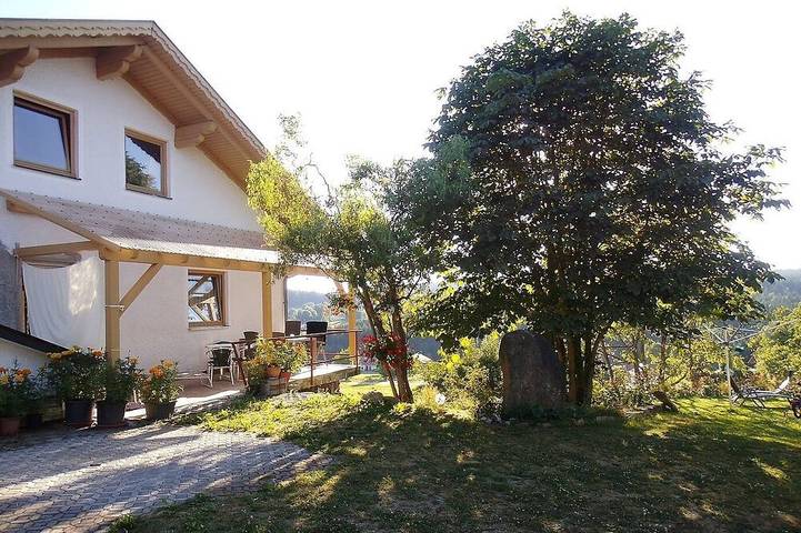 Hütte für 5 Personen, mit Balkon und Garten in Viechtach