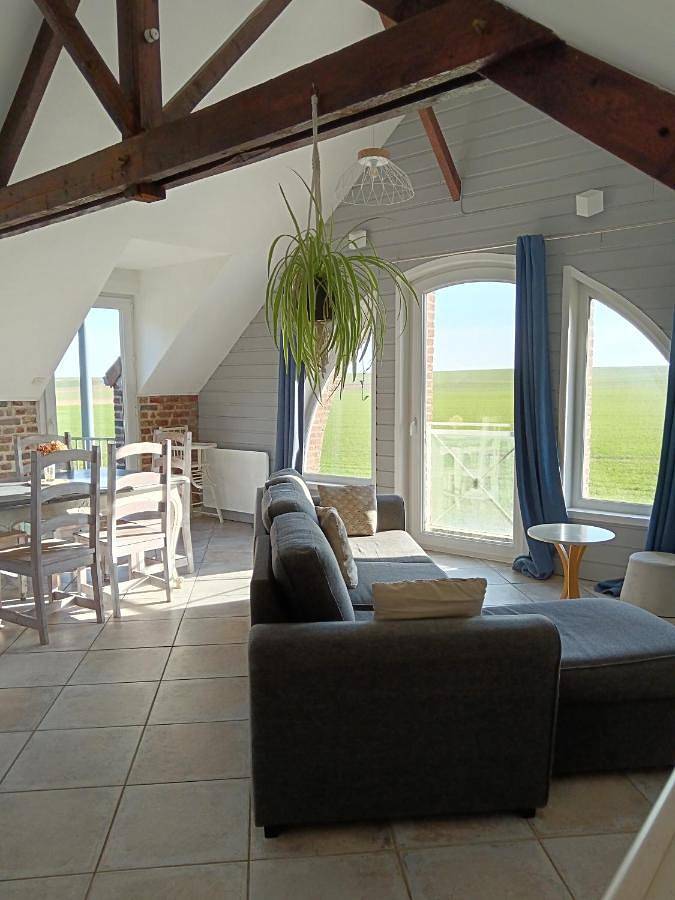 Two-Bedroom House in Camblain-l'Abbé, Région d'Arras
