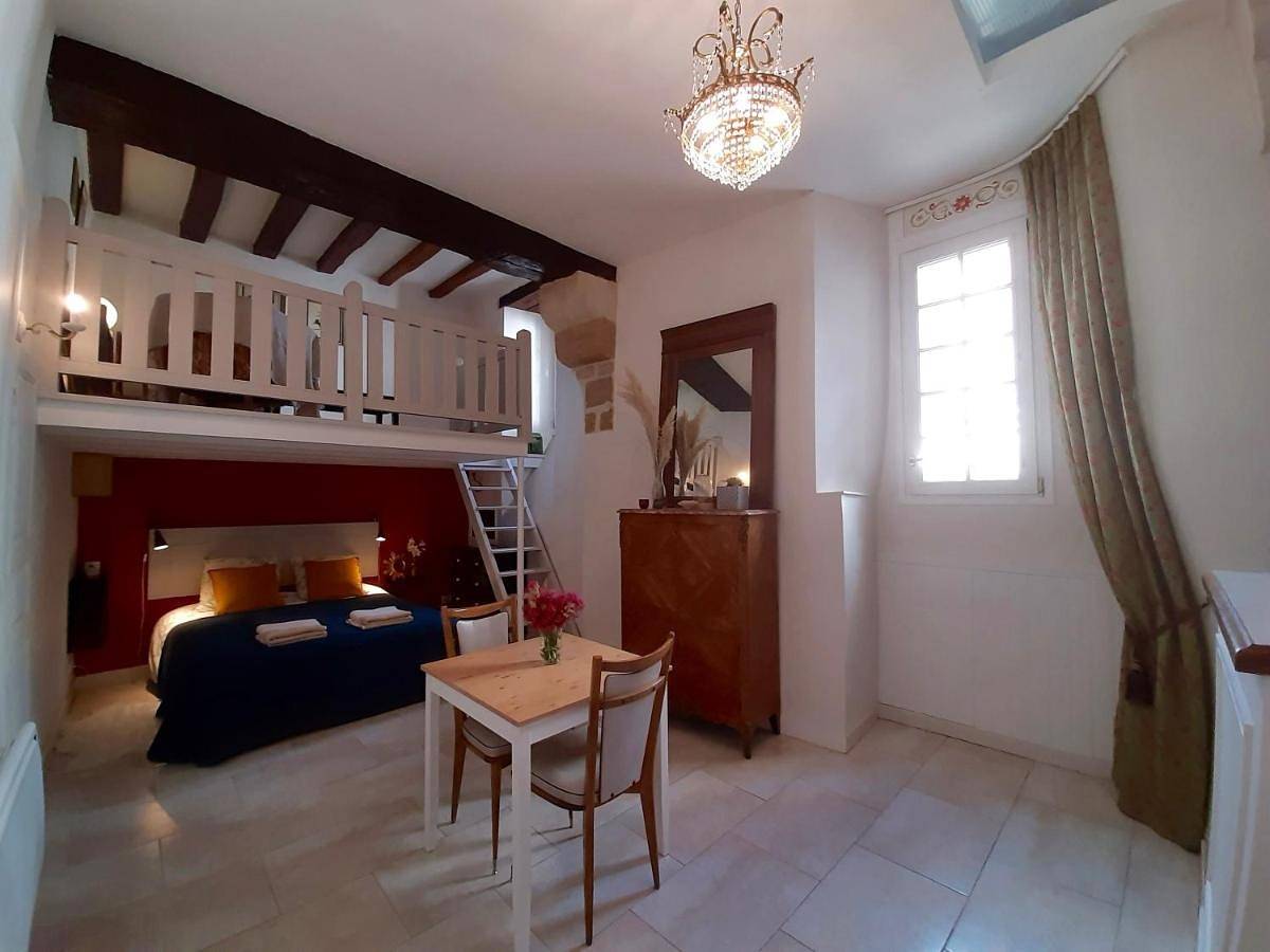 Appartement entier, One-Bedroom Apartment in Amboise, Région de Tours