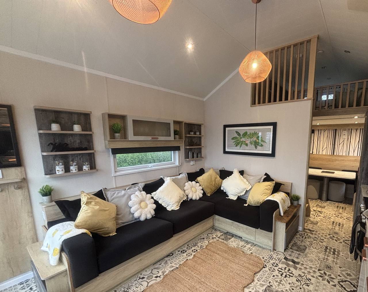 Petite Retreat - Lovely Pod with Hot Tub in Narberth, Pembrokeshire