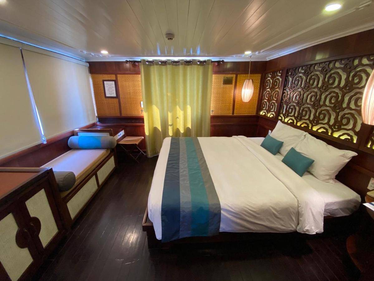 Ha Long Travel Le Journey Cruise 3-4 star in Quang Ninh province
