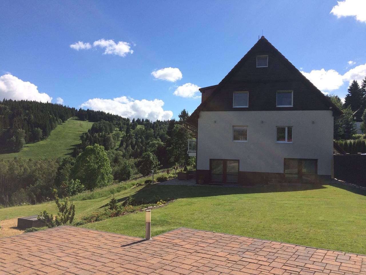 Mountain Retreat Villa near Spa Resorts in Jáchymov, Klínovec