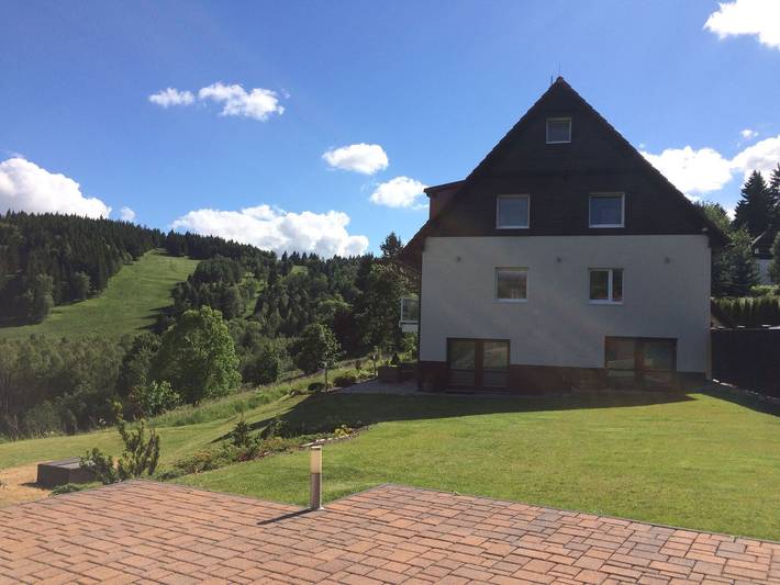 Ferienhaus für 12 Personen, mit Balkon und Terrasse sowie Garten