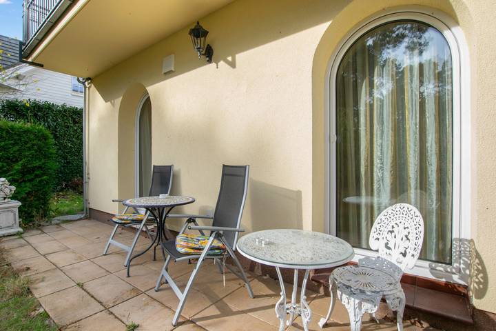 Hel lägenhet, Apartment 'Waldesruh' with Shared Terrace, Wi-Fi and Air Conditioning in Dahlwitz-Hoppegarten, Hoppegarten