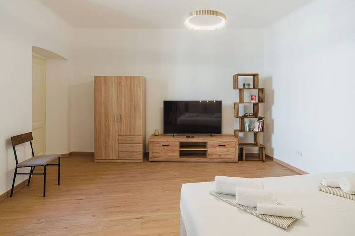 Appartamento intero, Incantevole appartamento per 2 persone con Wifi, A/C e Tv in Carrara, Riviera Toscana