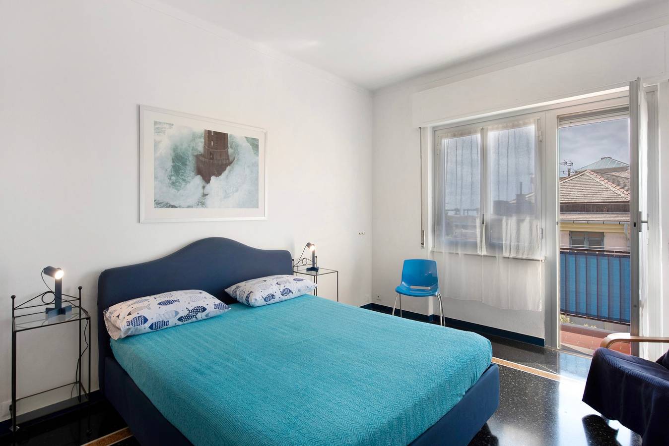 Entire apartment, Apartment 'Palmaro' with Balcony and Air Conditioning in Ponente (Genova), Genoa