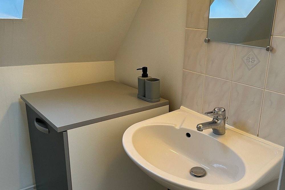 Ganze Wohnung, Downtown apartment - Drouaise - mezzanine - sleeps 4 in Chartres, Chartres und Umgebung
