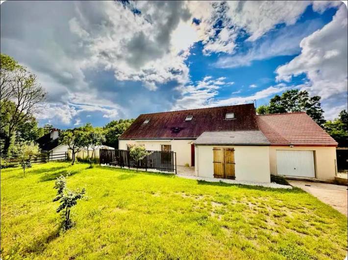 Gîte pour 4 personnes, avec jardin et jacuzzi à Montbouy