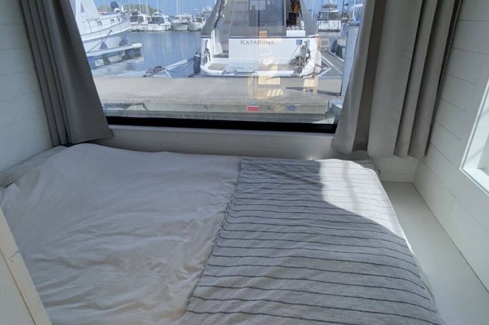 Live next to the sea in a houseboat in the middle of Karlskrona City Center in Karlskrona, Schwedische Ostsee