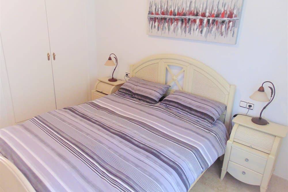 Hel leilighet, Beautiful apartment with private pool, wifi, tv, close to all amenities in Las Ramblas Golf, Orihuela