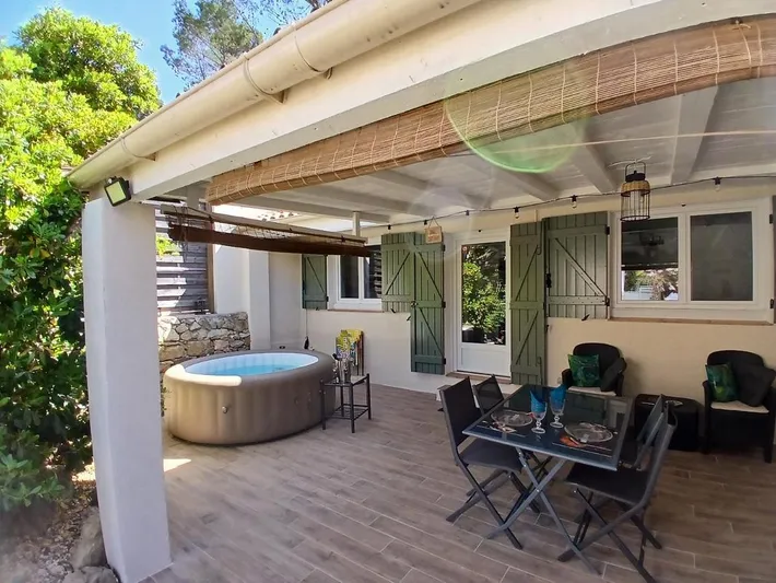Casa de vacaciones para 2 personas, con vistas además de jardín y piscina, Se admiten mascotas - 1
