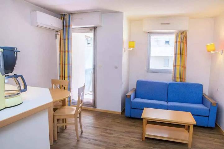 Gîte pour 4 personnes, avec balcon, animaux acceptés dans Plage Beau Rivage Saint Raphael