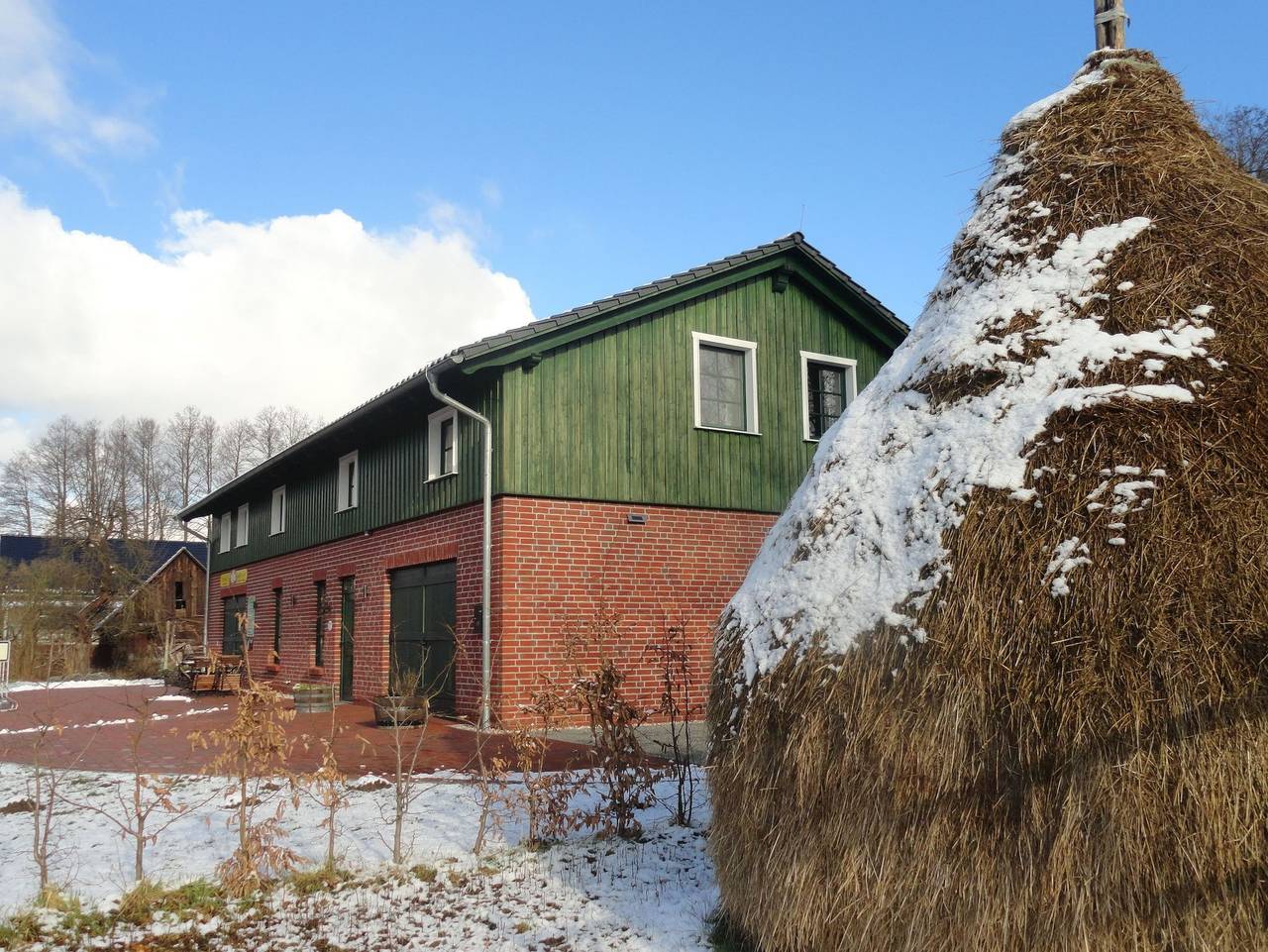 Ganze Ferienwohnung, Obstträume Schlafen im Weinfass - Schlafen im Weinfass 1, Schlafr., Wohnr./Küchenz., Du/Wc in Burg (Spreewald), Lausitz