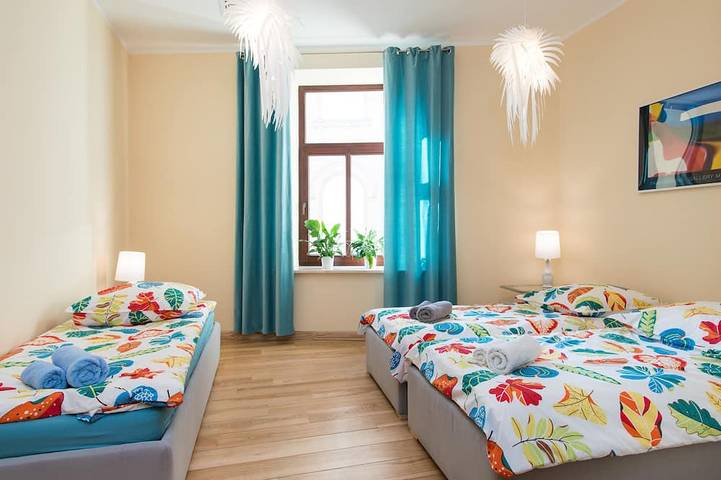 Apartamento entero, Lujoso apartamento de 1830 pies cuadrados en el casco antiguo -3 habitaciones, 2 baños, A / C, Wi-Fi in Cracovia, Pequeña Polonia (región histórica)