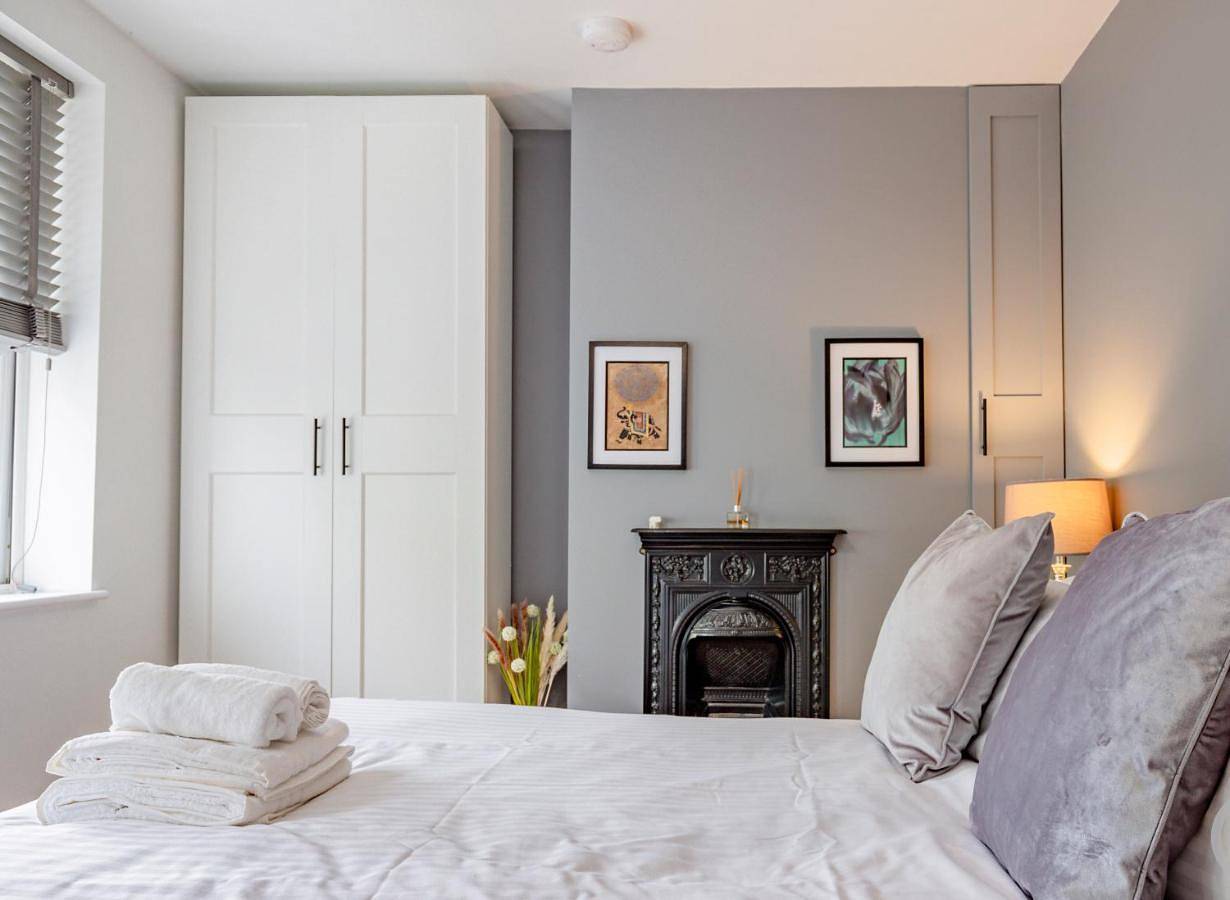 Four-Bedroom House in Hereford, Herefordshire