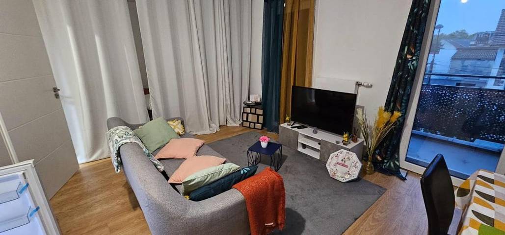 Gîte pour 3 personnes, avec balcon ainsi que piscine et vue à Sannois - 2