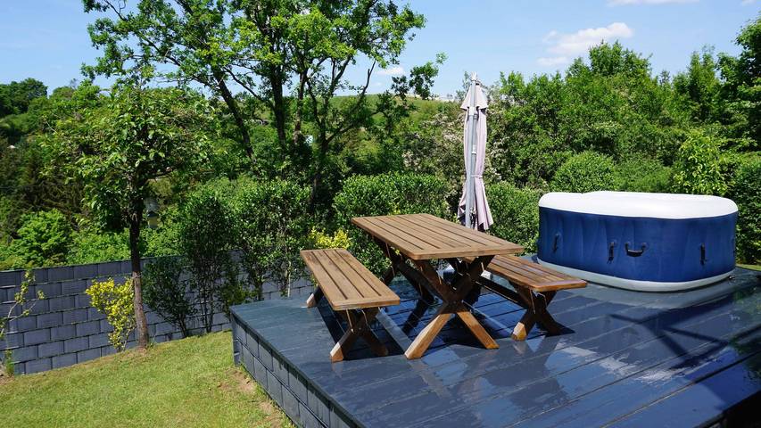 Ganze Wohnung, Ferienwohnung Wunderschön - Sonnige Ferienwohnung direkt in der Natur in Würzburg, Romantische Straße