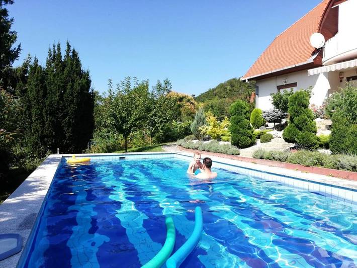 Bungalow für 8 Personen, mit Ausblick und Pool sowie Garten und Seeblick in Ungarn - 3