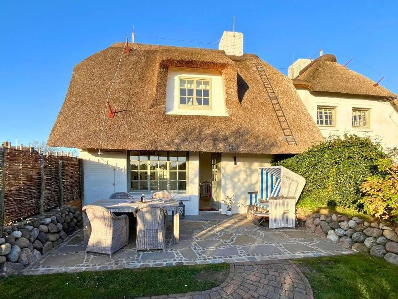 Leuchtturmblick West von A&M - Leuchtturmblick West in Kampen (Sylt), Sylt