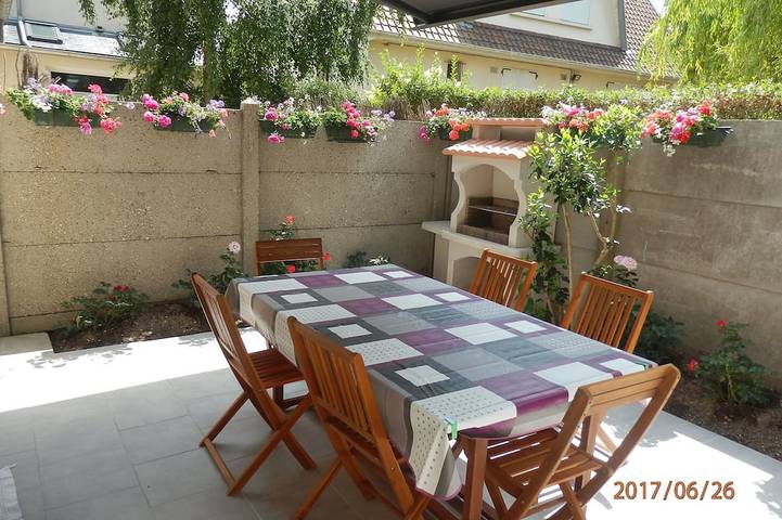 Gîte pour 6 personnes, avec terrasse - 1