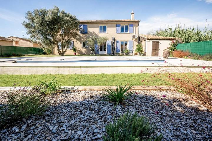 Maison d’hôte pour 5 personnes, avec Terrasse et Jardin ainsi que Piscine et Vue