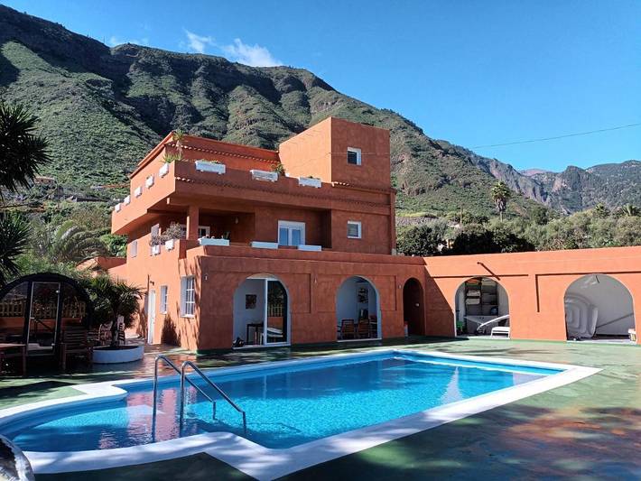 Casa rural para 4 personas, con Balcón y Jacuzzi además de Terraza y Jardín en Güímar