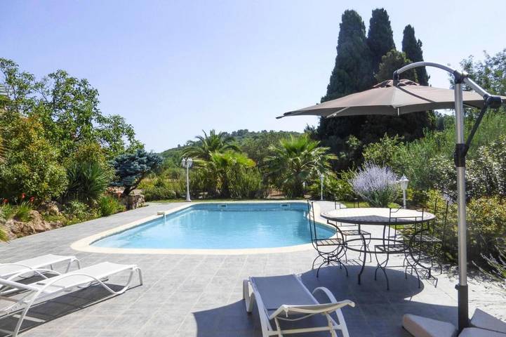 Location de vacances pour 5 personnes, avec Terrasse ainsi que Jardin et Piscine à Gabian - 2