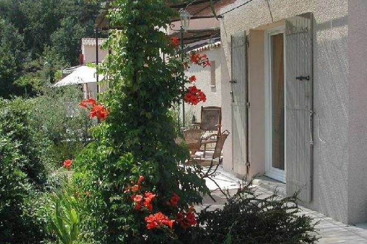 Ferienhaus für 6 Personen, mit Terrasse und Pool sowie Garten in Vaison-la-Romaine