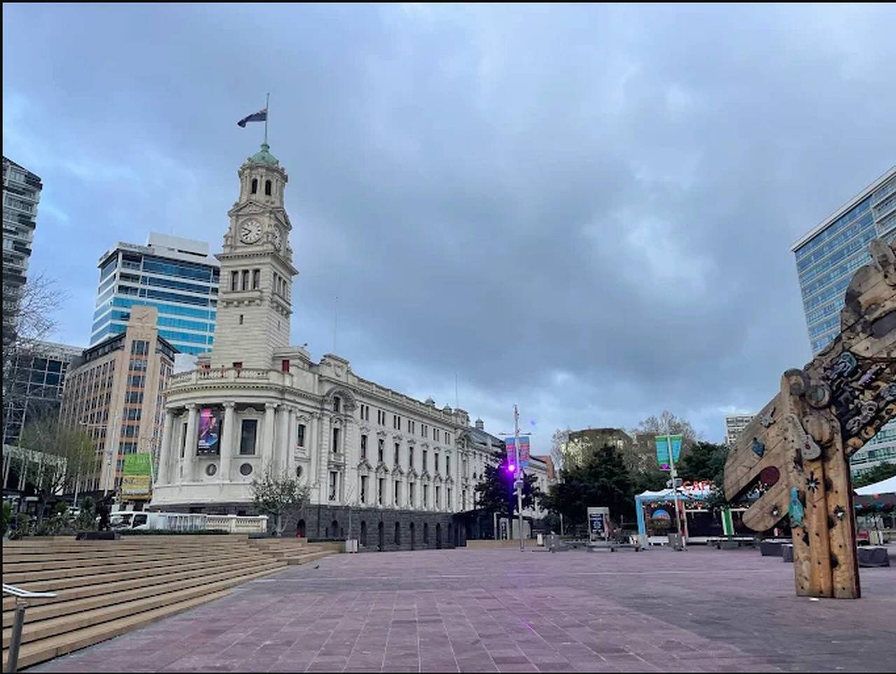 Ganze Wohnung, Queen Street 2Br Apartment mit kostenlosem Parkplatz in Auckland, Auckland Council