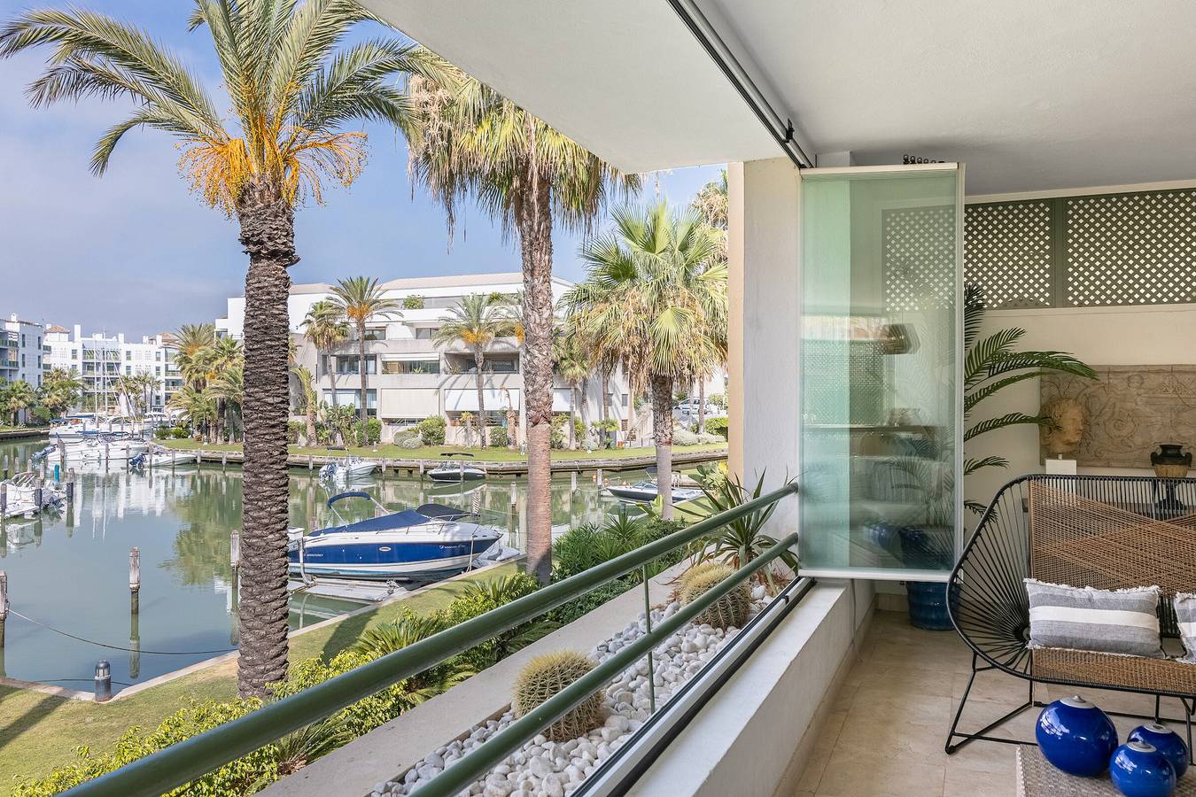 Appartement entier, Appartement 'Waterfront Polo Royale I' avec piscine privée, Wi-Fi et climatisation in Sotogrande, San Roque