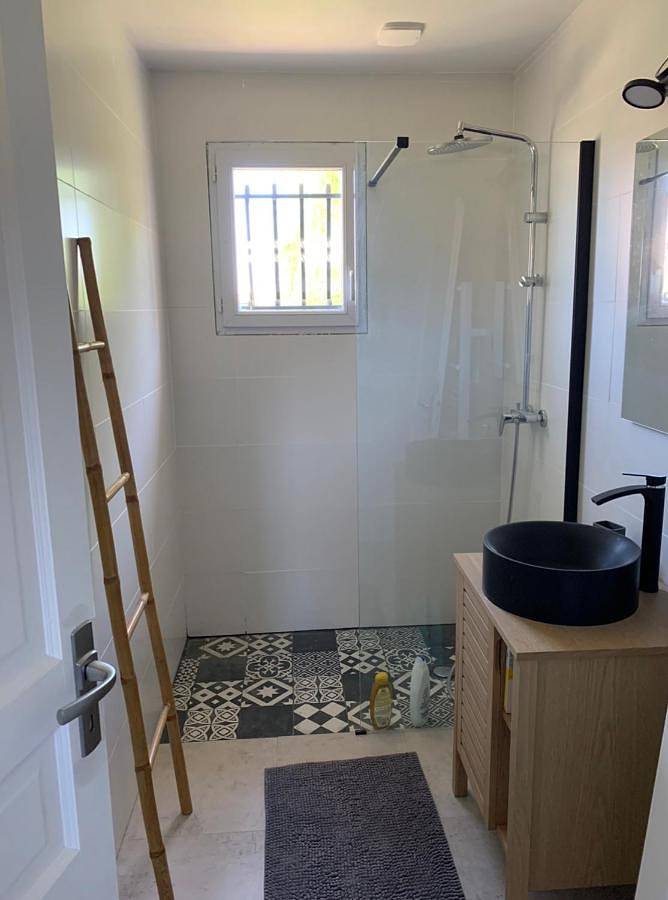 Gîte pour 2 personnes, avec piscine ainsi que vue et jardin dans Campsas - 3