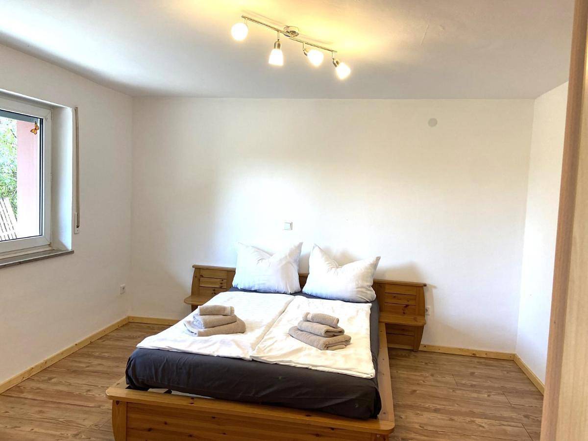 Ganze Wohnung, Monteurwohnung Dornfelder in Kitzingen, Fränkisches Weinland