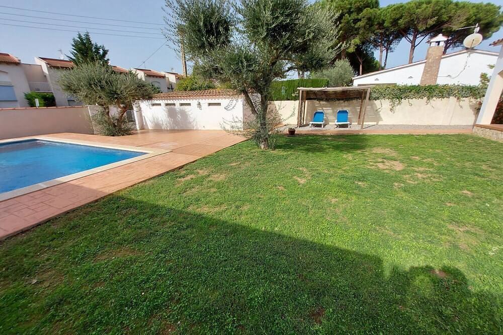 Magnífica villa con piscina privada en gran parcela wifi gratuito ilimitado in La Escala, Alt Empordà