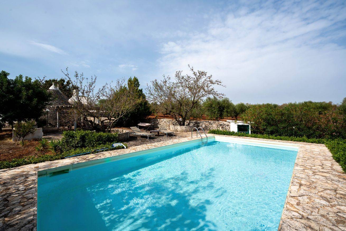 Trullo Jean by Rentbeat in Salento